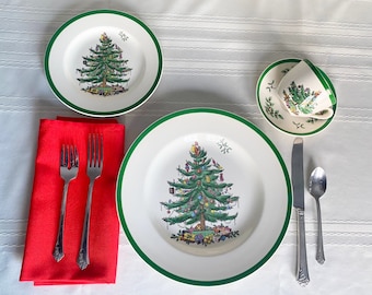 Spode Christmas Tree Dinnerware, Vintage Earthenware Four-Piece Set, 1980s English Holiday Dishes