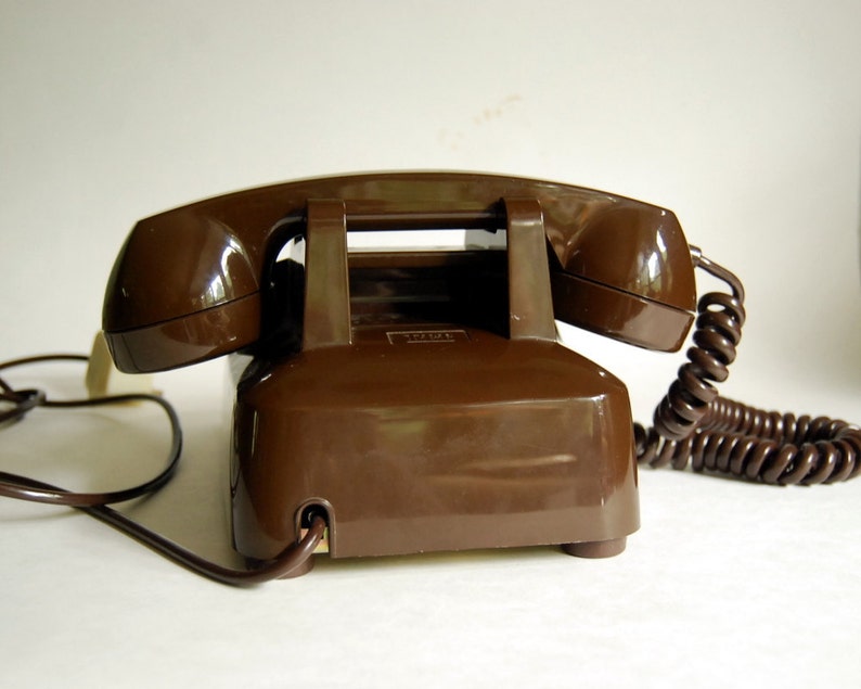 Vintage Telephone Late 1970s Chocolate Brown ITT Telephone Rotary Dial image 4