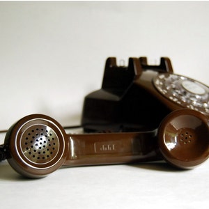 Vintage Telephone Late 1970s Chocolate Brown ITT Telephone Rotary Dial image 3