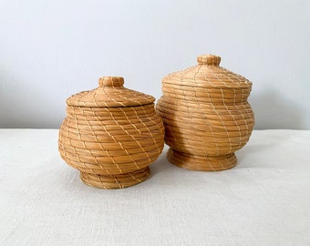 Golden Grass Baskets, Pair of Vintage Handmade Coiled Basket from Brazil with Lid