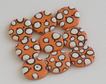 21 mm - 9 pcs. Irregular shaped, rounded corners handmade buttons with dots; Bright orange