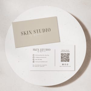 This is an esthetician business card that can be used by estheticians, med spas, beauticians, aesthetic nurses, waxing studios, or other skincare professionals.