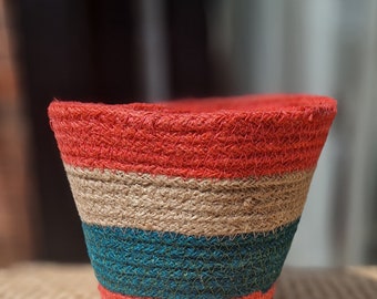 Woven, colourful jute basket / pot