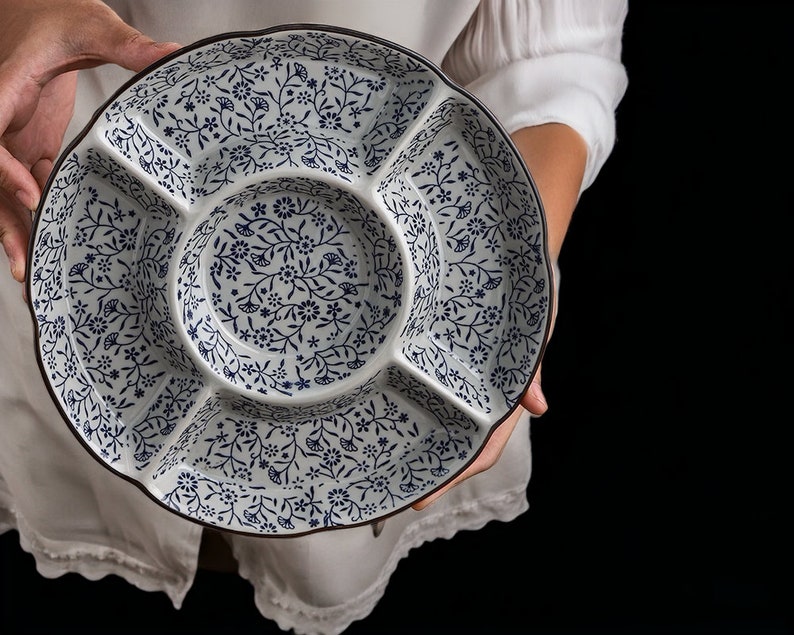 Elegant Floral Ceramic Platter with Five Compartments, Ideal for Serving Snacks, Appetizers, and Dips - Blue and White Floral Pattern