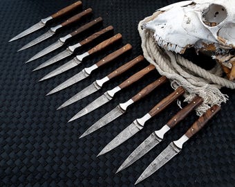 Personalized Damascus Steel Hunting Knife: Walnut Wood Handle, Leather Sheath