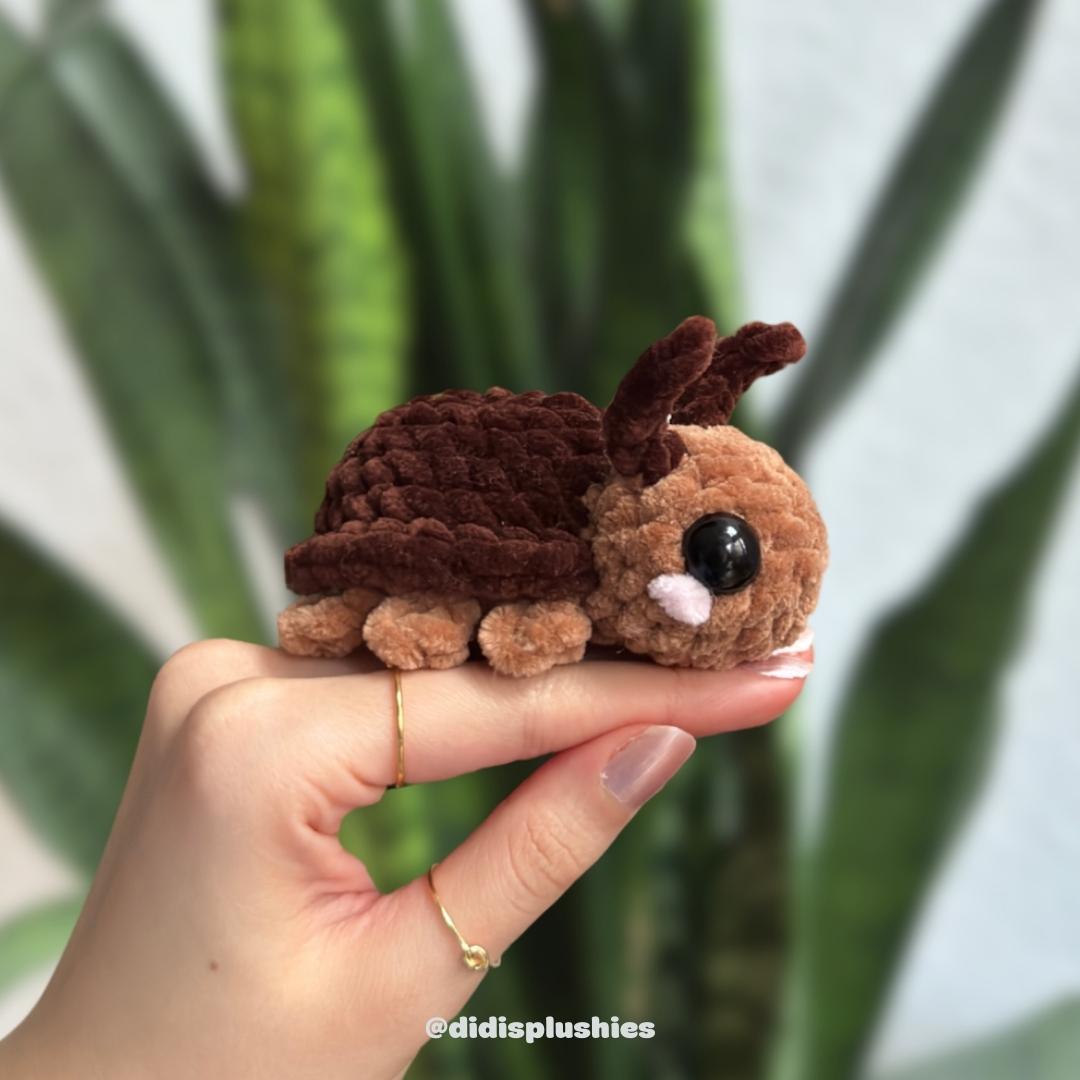 Cockroach Crochet Pattern | Didis Buglings | Low Sew