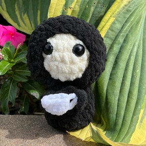 Mini Suriel Tea Buddy Crochet Pattern