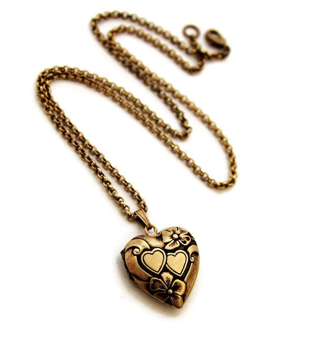 Heart Locket Necklace Gold Photo Locket Necklace Picture [Video] [Video ...