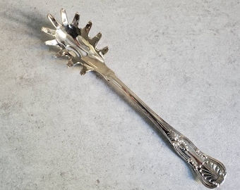 Vintage Spaghetti Server -  Pierced Silver Plated Pasta Server, Sea Shell Embossed Handle, Formal Ornate Silverplated Server