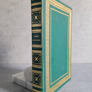 GREEN MANSIONS by W. H. Hudson - Rare International Collectors Library, Green Gold Faux Leather Hardcover Book