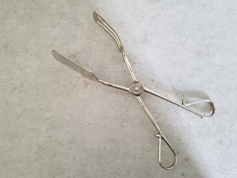Vintage Pierced Pastry Tongs Pierced Pie Server Silver Plated Dessert Server with Handles Ornate Silverplated Server