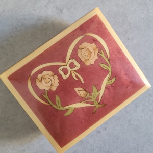 Sorentto Inlay Musical Box-  Vintage Italian Inlaid Wood Music Ring Box, Floral Heart Red Design, Made in Italy