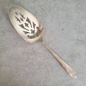 Vintage Cake Server - Garden Roses Pattern, Floral Pierced Pie Server,  Silver Dessert Server,  Embossed Flowers on Handle