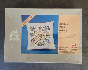 Leewards Jacobean Floral Pillow Kit Needlework Vintage  14x14" New Sealed Box