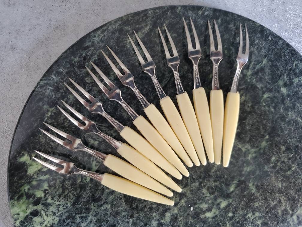 ミソノハンドメイド ボーラー・エーデルワイス他（11セット） Mid-century Modern Appetizer Forks Set of 11 - Vintage Gold