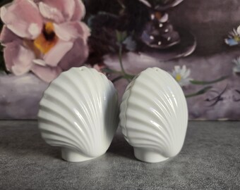 Vintage Sea Shell Porcelain Salt Pepper Shakers - White Beach Cottage Decor