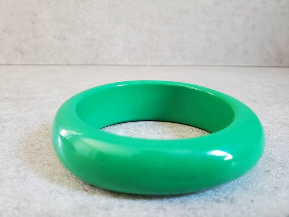 Vintage Green Bangle - Plastic Bracelet Cuff, Min… - image 2