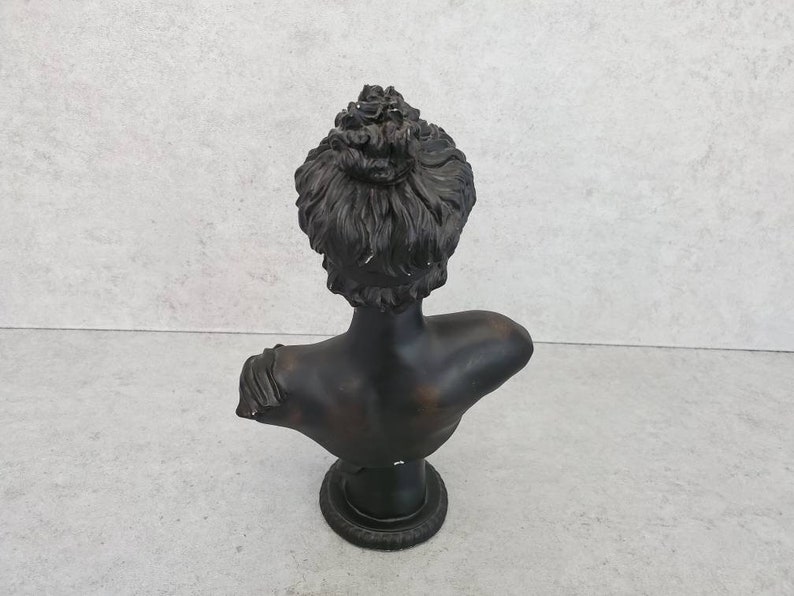 Woman with Lillies Resin Vintage Figurine Woman/'s Bust Shelf Decoration