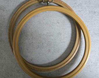 Round Flexi Embroidery Hoops - Plastic Wood Effect with Metal Top Hook, Embroidery Hoop, Embroidery Hoop Frame