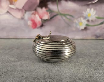 Cenicero vintage plateado con tapa abatible - Cenicero de bolsillo pequeño para viajes con diseño acanalado
