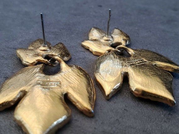 Vintage TRIFARI Leaf Earrings Gold Tone Ivy Grape Leaf Dangle
