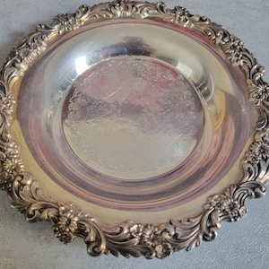 Vintage Round Tray  - Small Reed Barton Silver Plated Tray, Vanity Table Tray, Floral Round Letter Tray