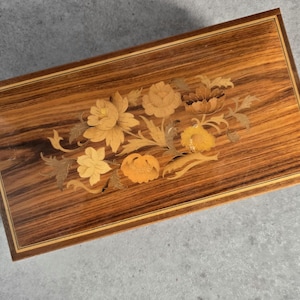 INLAID WOOD WORKS　MADE IN ITALY　木製 Italian Inlaid Wooden Keepsake Box 3.25