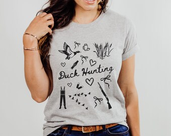 Duck Hunting Shirt, Hunting Mama Tee, Hunting Season, Duck Lover Shirt, Hunting Lover Gift, Retro Duck, Camo Coquette Bow, Hunting Women
