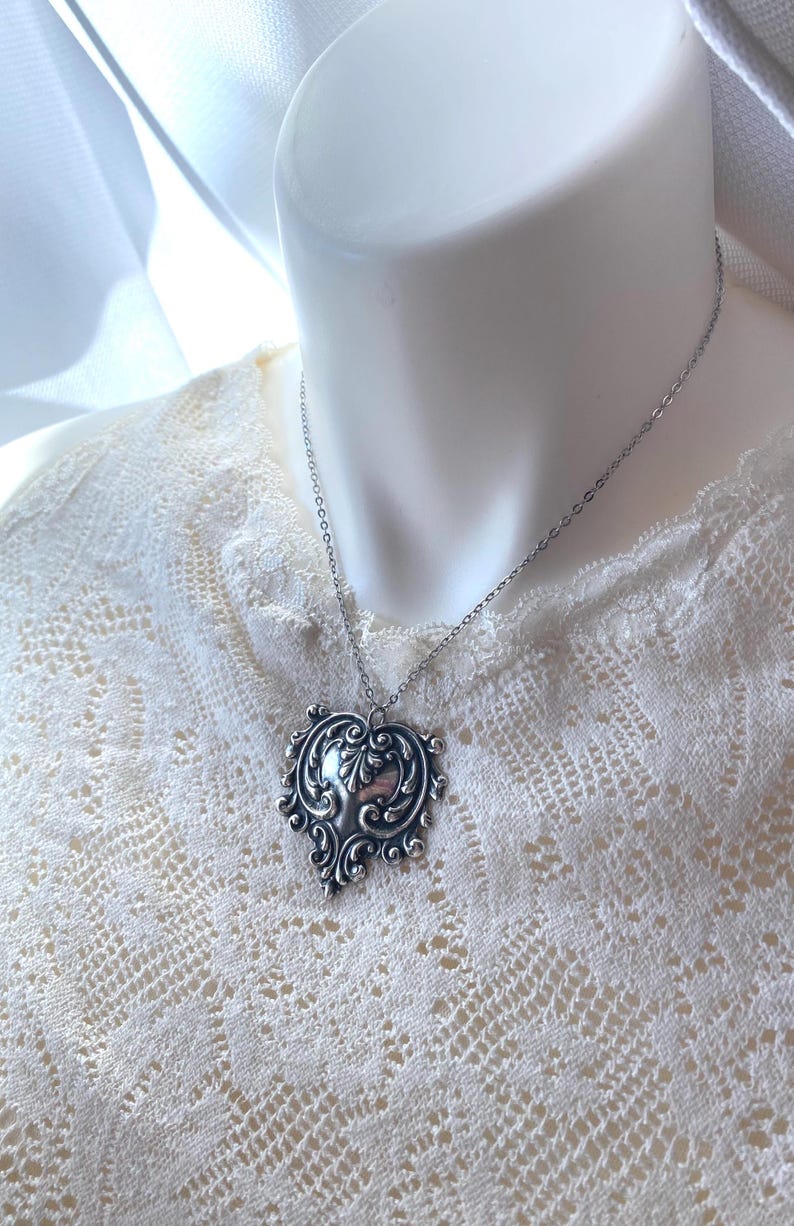 Victorian Art Nouveau Style Silver Heart Pendant Necklace, Vintage Style with Stainless Steel Chain image 4