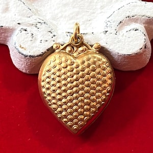 Vintage Brass Heart Charm, Victorian Stippled Design, Gold Heart Pendant, Puffy Heart Charm, Double Side, Jewelry Supplies, For Necklace 2pc
