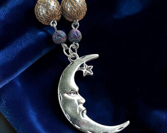 Collar con colgante del Hombre en la Luna