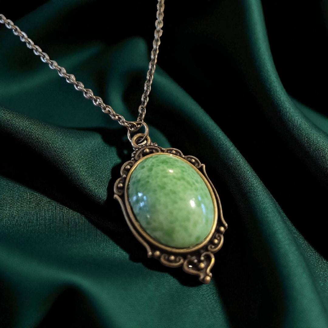 Bubble Green - Vintage Japanese Glass Necklace - Thumbnail 3