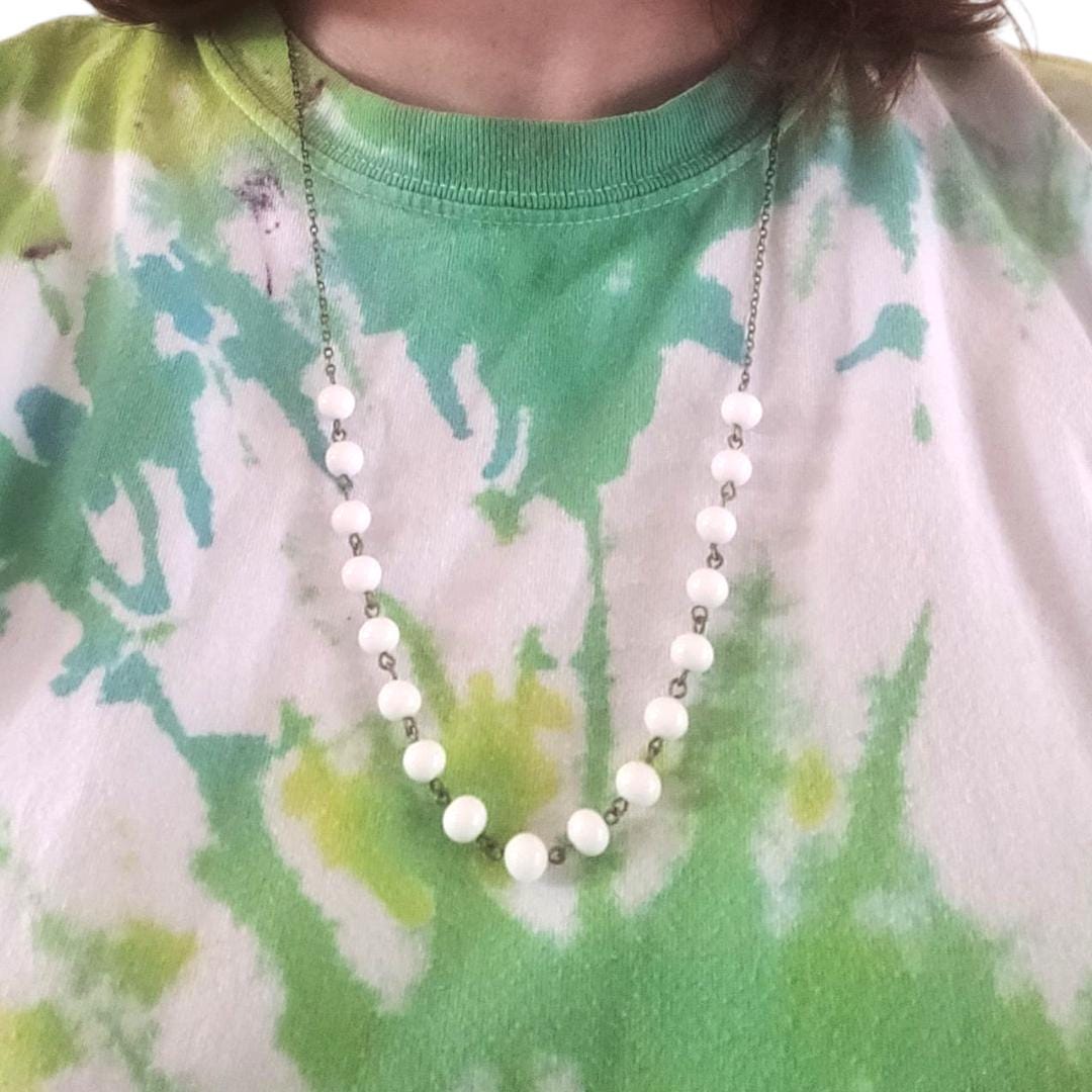 White beaded Necklace - Vintage Japanese made beads - Thumbnail 4