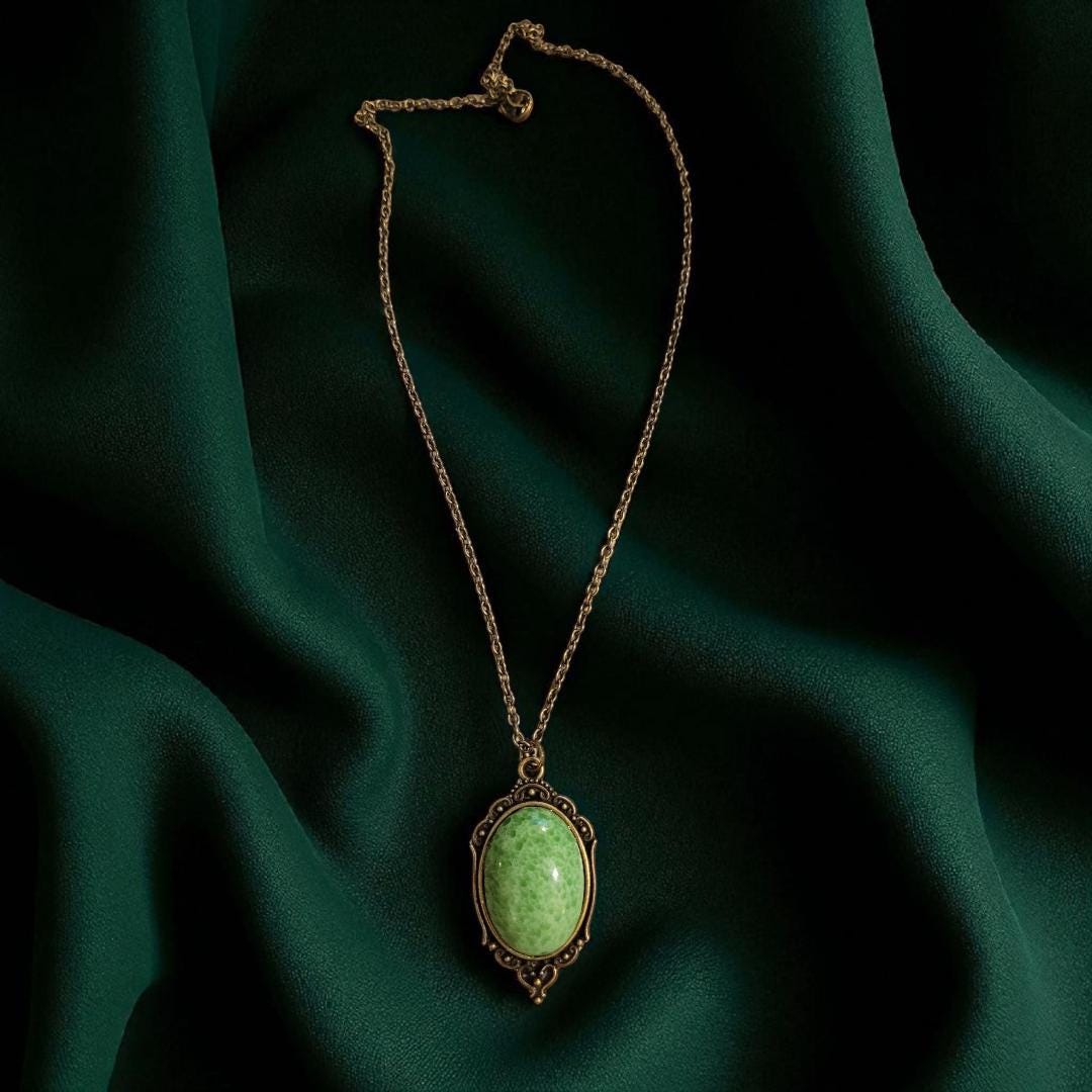 Bubble Green - Vintage Japanese Glass Necklace - Thumbnail 4