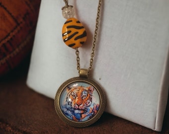 Tiger Cabochon Pendant Necklace