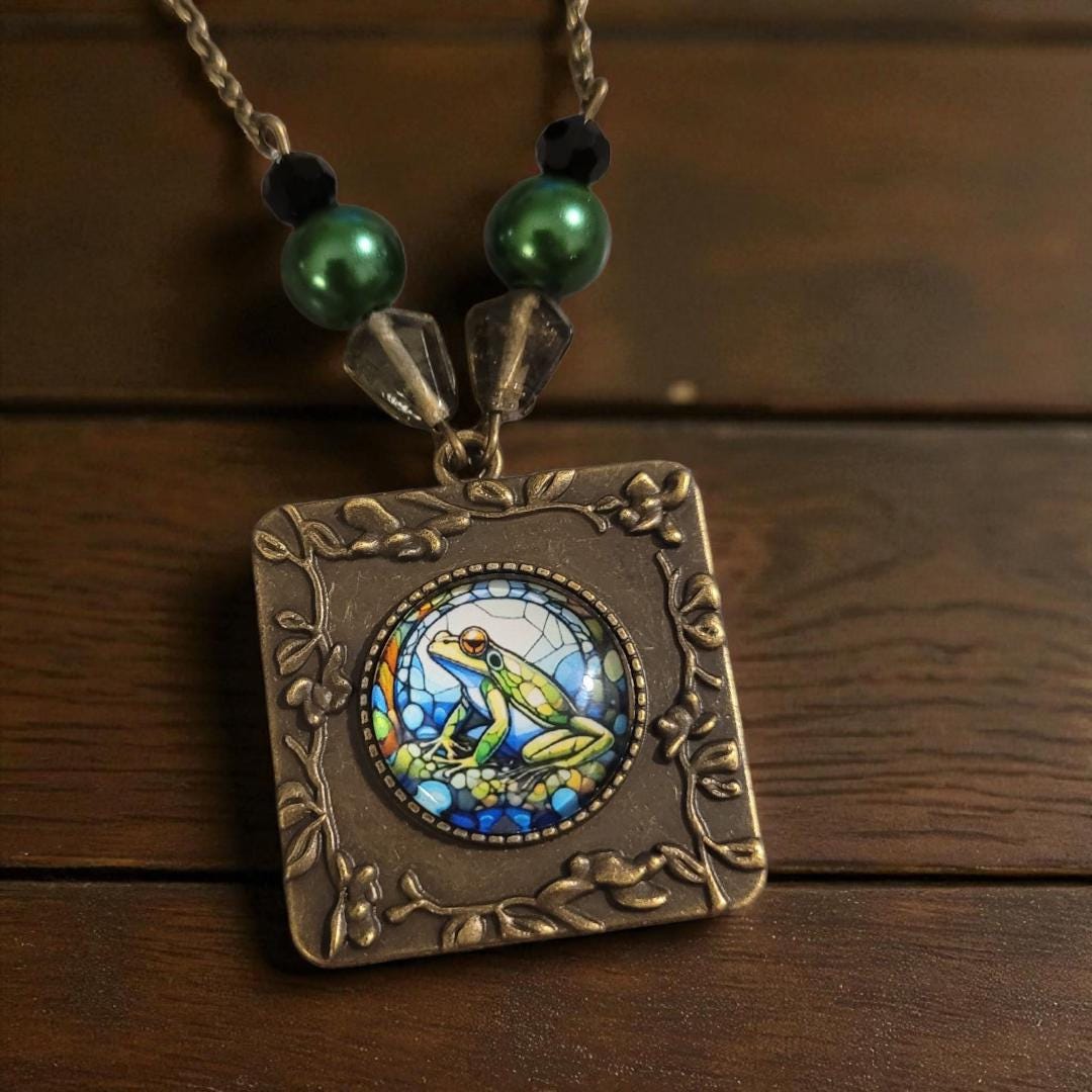Bronze Toad Cabochon Necklace