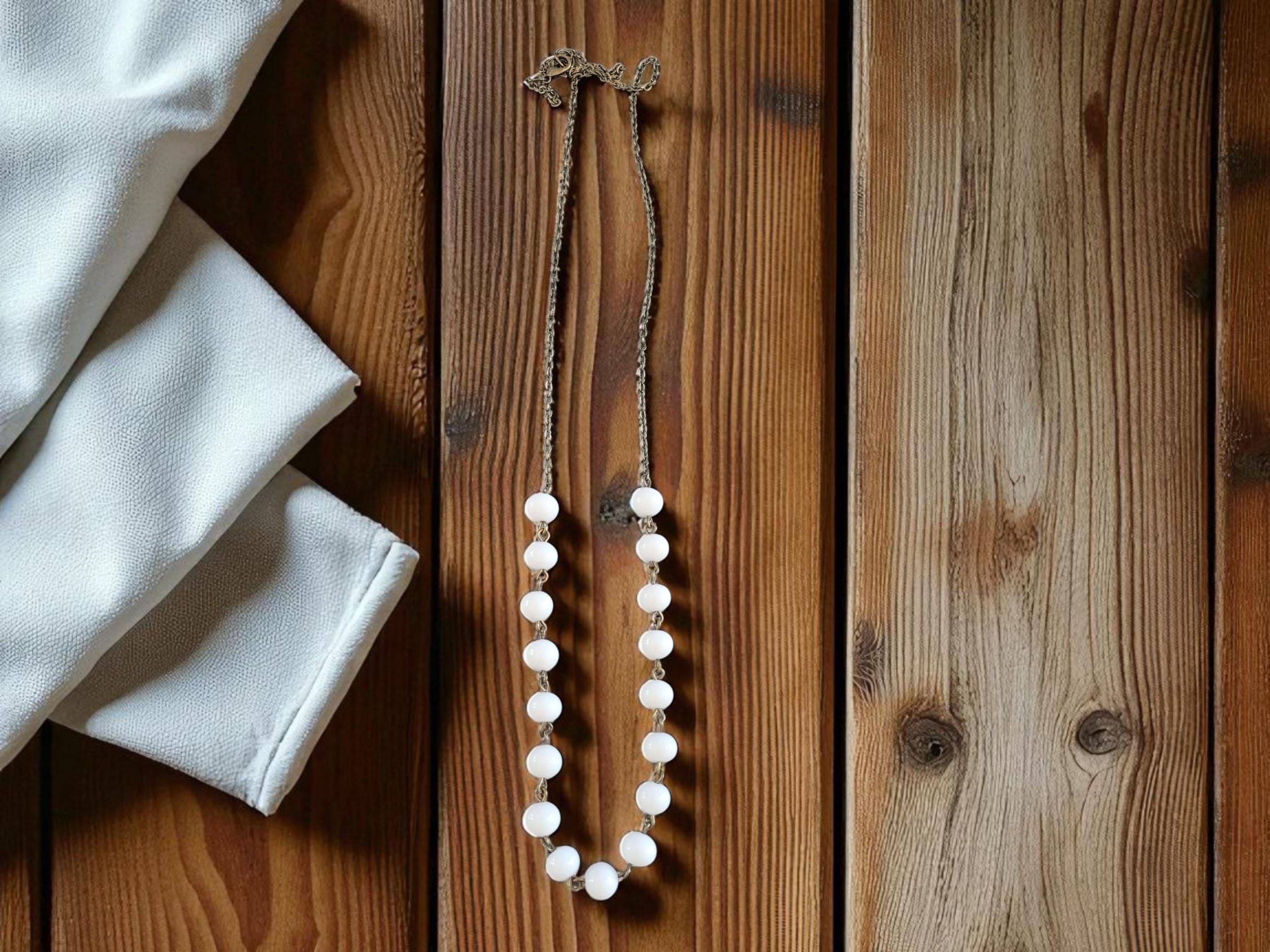 White beaded Necklace - Vintage Japanese made beads - Thumbnail 3