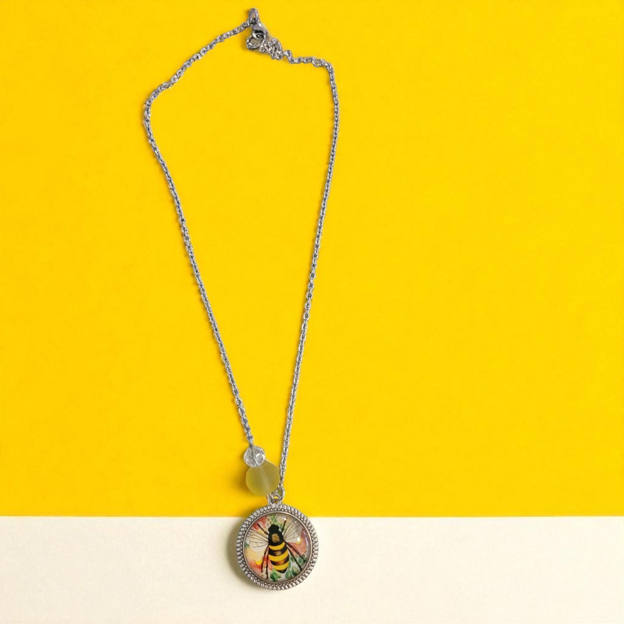 Bumblebee cabochon necklace - Thumbnail 2