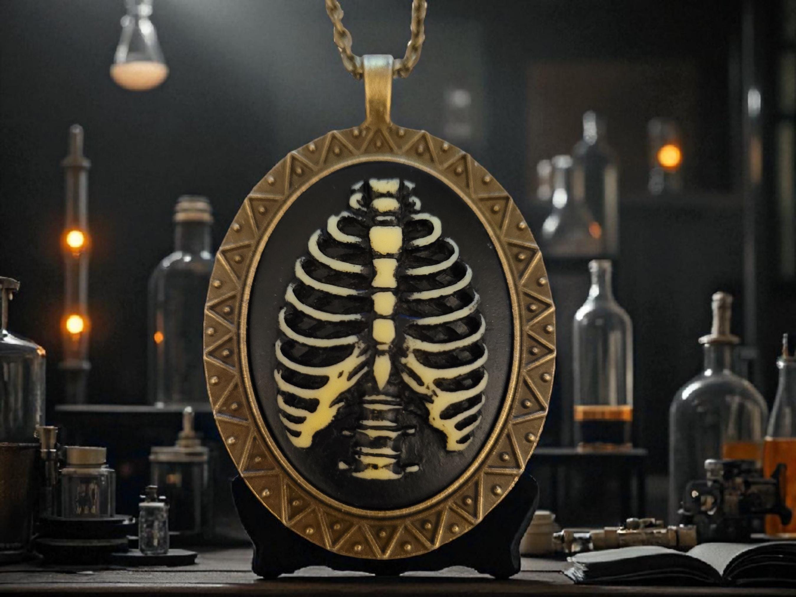 Anatomical Cameo Necklace - Thumbnail 5