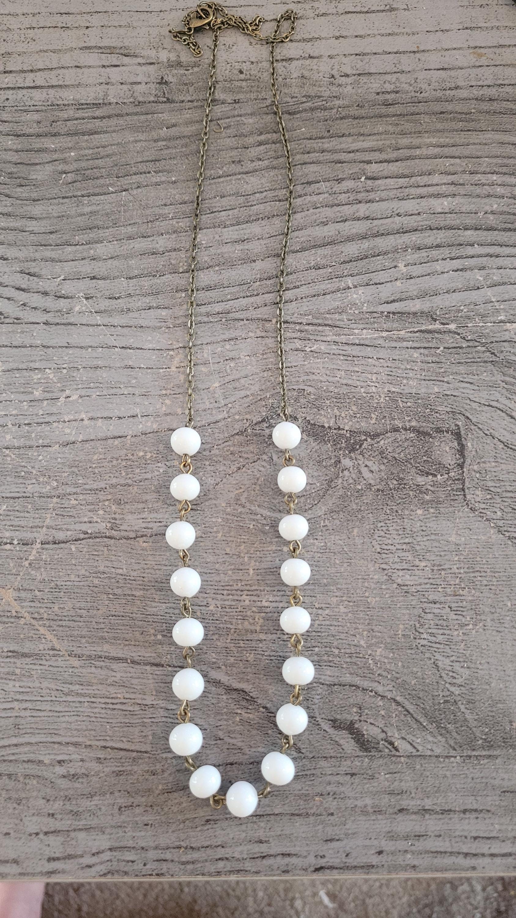 White beaded Necklace - Vintage Japanese made beads - Thumbnail 7