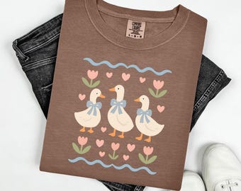Comfort Colors® Vintage 80s Goose Shirt, Funny Blue Ribbon Goose Tee, Retro Goose Graphic Shirt, Cute Farm Animal Tee, Cottagecore Gift Tee