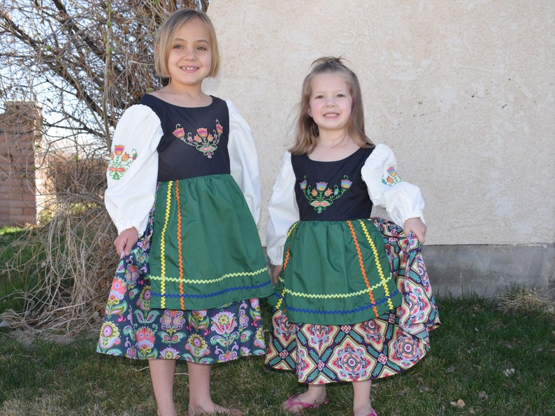 Girls Polish embroidered National Folk Costume dress Eastern image 1