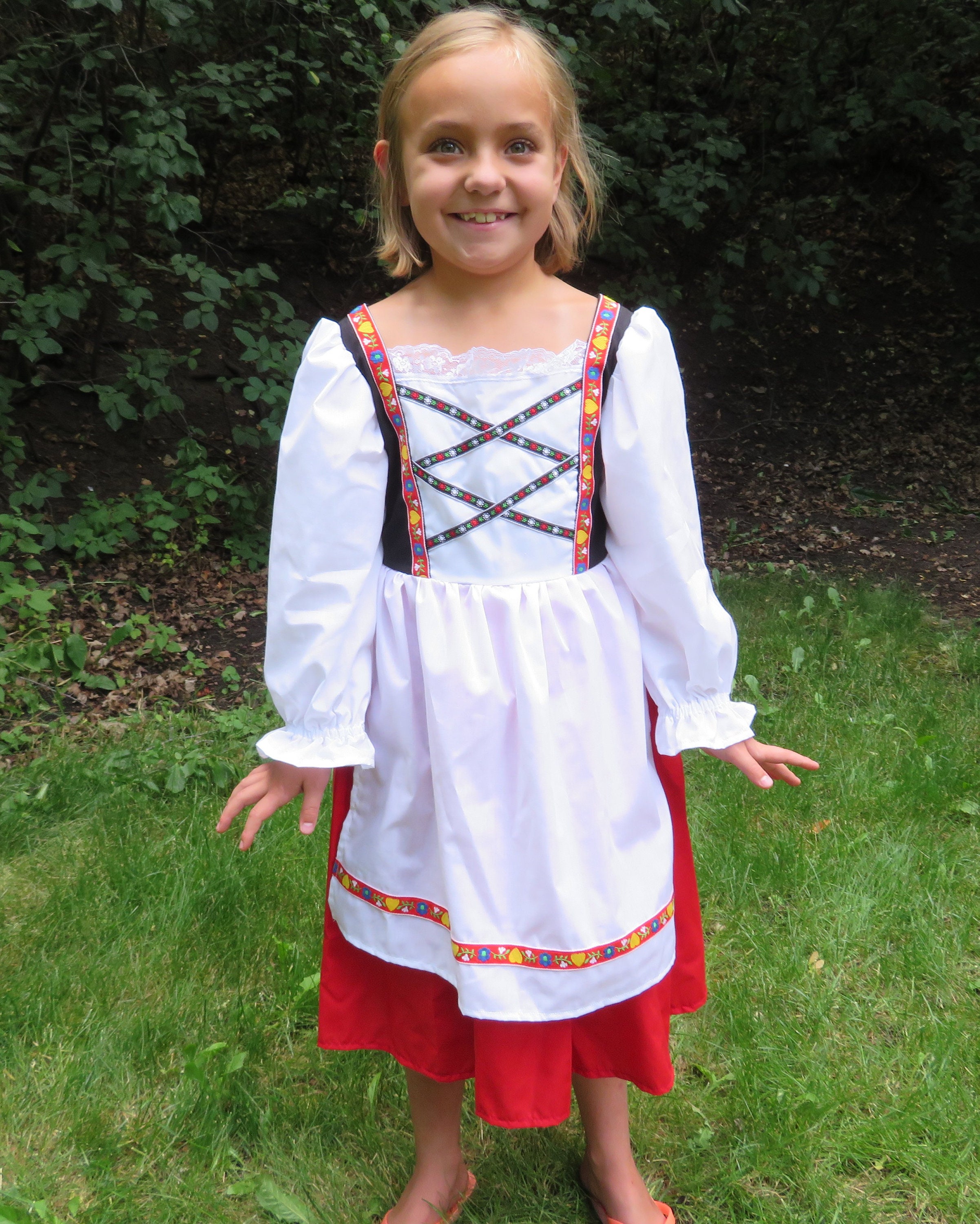 Álbumes 103+ Foto Traje Tipico De Canada Para Niña Alta Definición ...