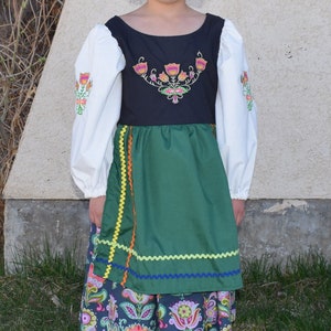 Girls Polish embroidered National Folk Costume dress, Eastern European, Heritage days, International, traditional Floral Poland outfit, image 6