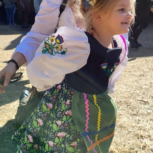 Girls Polish embroidered National Folk Costume dress, Eastern European, Heritage days, International, traditional Floral Poland outfit, image 4