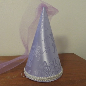 Lavender brocade Princess Cone Hat, medieval headpiece, renaissance hat, henin, damsel hat, accessory, cap, light purple, girls, adults