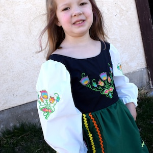 Girls Polish embroidered National Folk Costume dress, Eastern European, Heritage days, International, traditional Floral Poland outfit, image 10