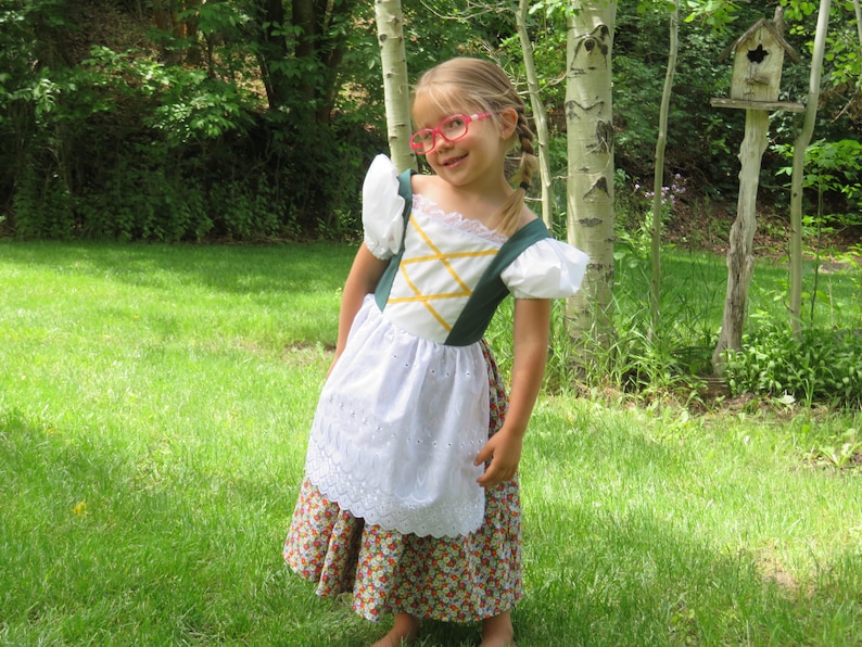 Cute Girls German Traditional Folk Costume, Dirndl,