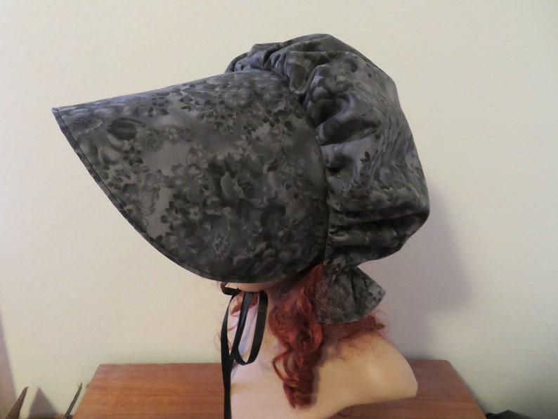 Women's Pioneer Prairie Trek Victorian Civil War Mourning Bonnet Sunbonnet Primitive, reenactment historical, black & gray floral, gardening image 9