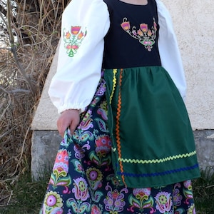 Girls Polish embroidered National Folk Costume dress, Eastern European, Heritage days, International, traditional Floral Poland outfit, image 9